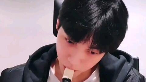 在线播放吹笛人,吹笛者的情感旅程