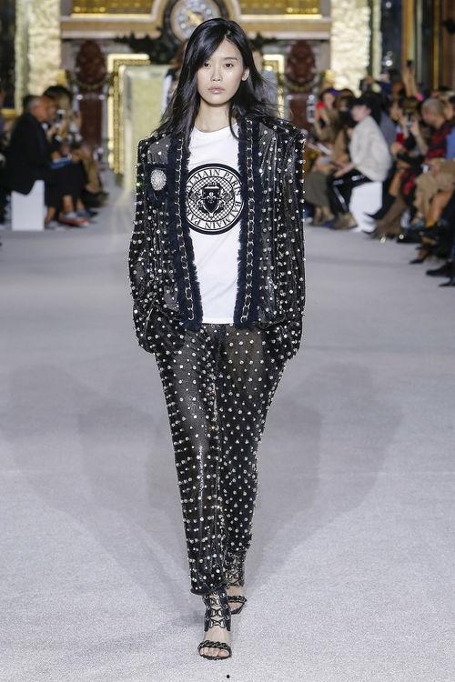 奚梦瑶走秀丝袜,丝袜演绎时尚魅力